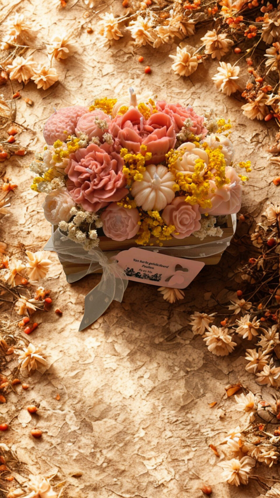Golden Herfst Bloemenkaars – Geschenkbox met Cozy Geur (Patchouli, Spice & Vanille) Karamela Kaarsen
