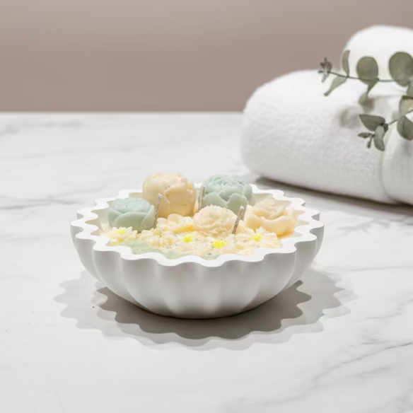 Floral Whisper – Handgemaakte Designer Kaars