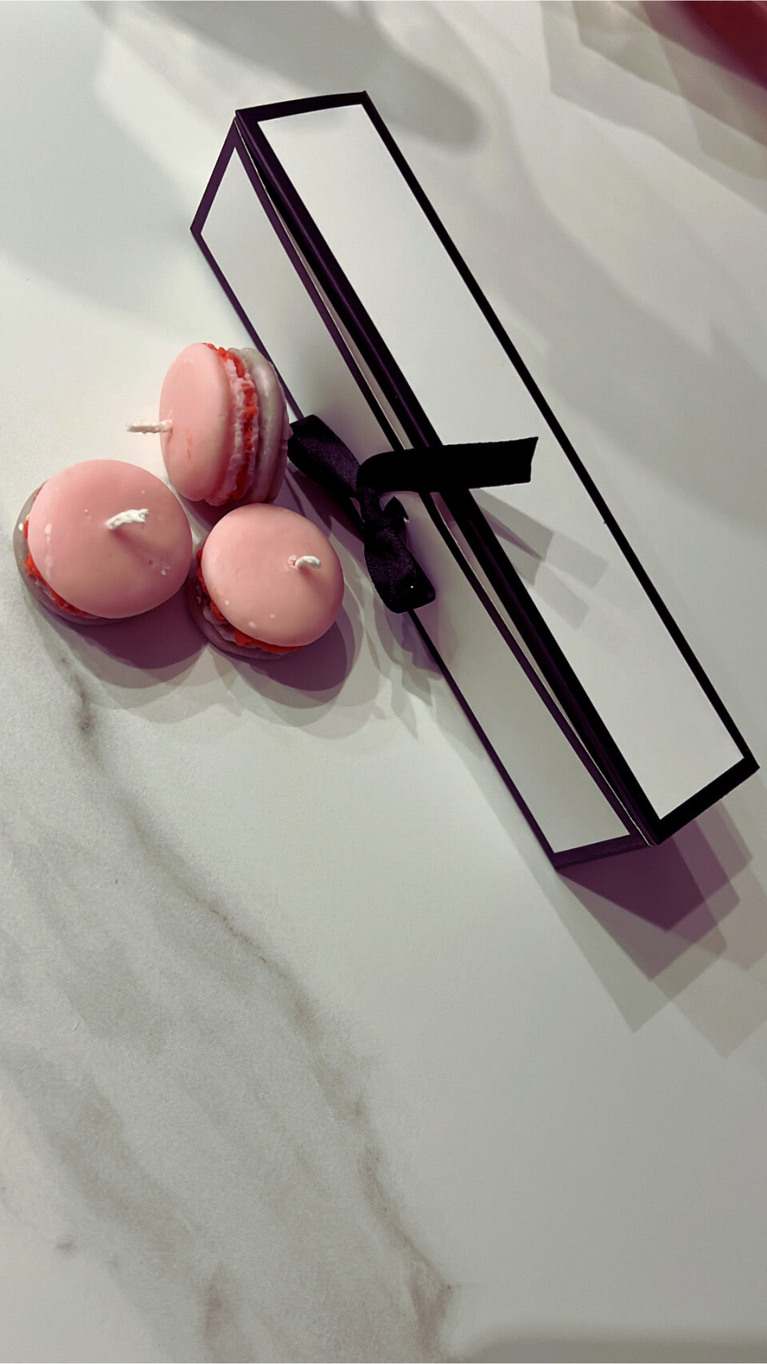 Macaron Geurkaarsen Set – 6 kaarsjes in geschenkdoos Karamela Kaarsen