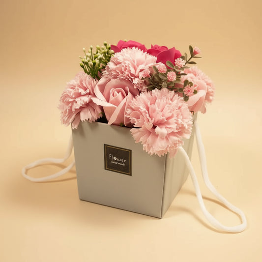 Zeepbloemenboeket met Pink Rose & Carnation Karamela Kaarsen