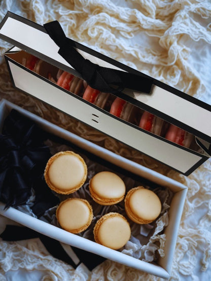 Macaron Geurkaarsen Set – 6 kaarsjes in geschenkdoos Karamela Kaarsen