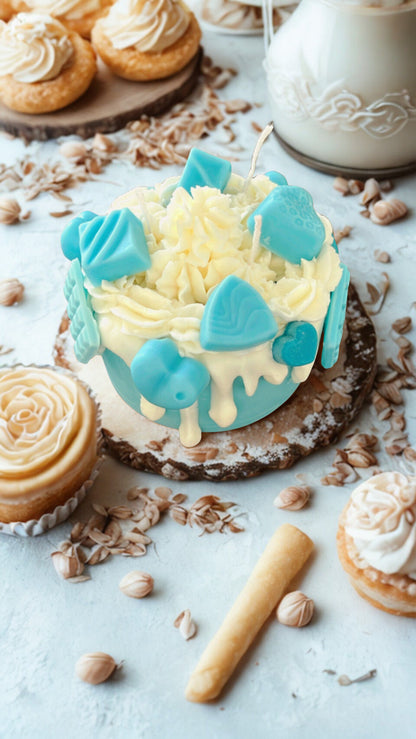 Cake Candle Gift – Geurkaars in Taartvorm | Acqua di Gio (Bergamot, Geranium, Patchouli) Karamela Kaarsen