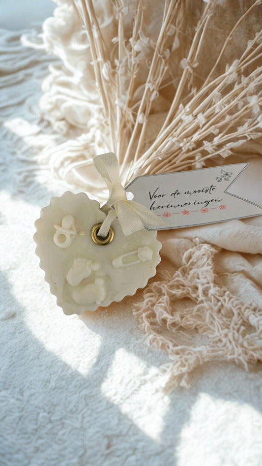 Geurend Was Baby | Handgemaakt Cadeau Geboorte & Babyshower Karamela Kaarsen